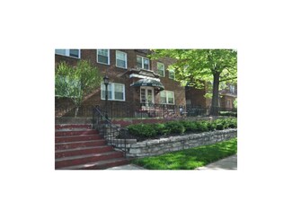 212 Emanuel Cleaver II Blvd Unit 2 E, Kansas City, MO 64112