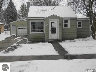 228 E Wright Ave, Shepherd, MI 48883