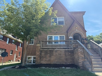 50 Waldo St, Pontiac, MI 48341