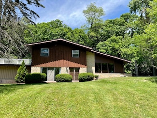 5116 S 84th St, Greendale, WI 53129