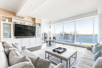 22 Liberty Dr Unit 2F, Boston, MA 02210