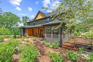 107 Beautyberry Dr, Asheville, NC 28801