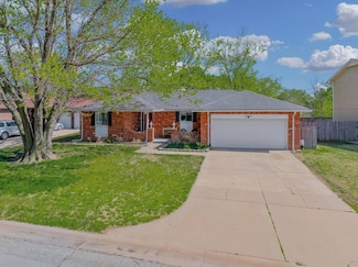 2540 N Claiborn Cir, Wichita, KS 67226