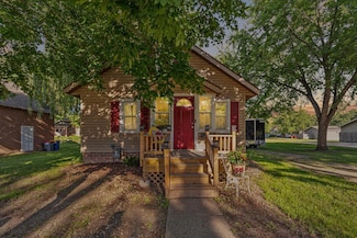 725 Francis St, Faribault, MN 55021