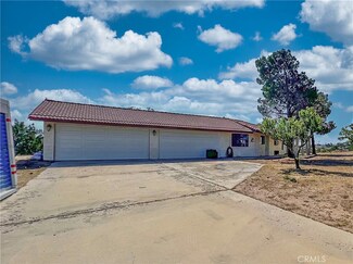7927 Oak Hill Rd, Oak Hills, CA 92344