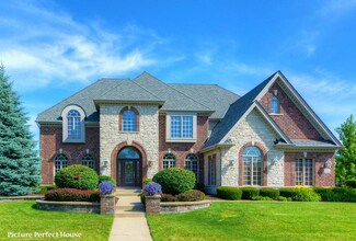 4532 Corktree Rd, Naperville, IL 60564
