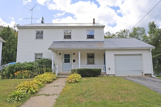 42 King St, Warrensburg, NY 12885