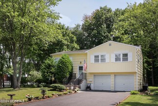 29 Galewood Dr, Hazlet, NJ 07730