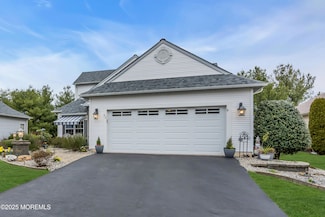 52 Dante Dr, Manchester Township, NJ 08759