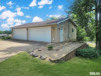 215 2nd St, Sparland, IL 61565