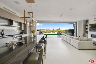 12311 11th Helena Dr, Los Angeles, CA 90049
