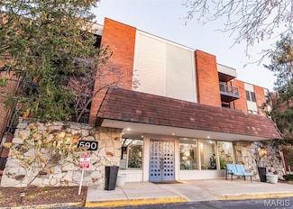 590 Sarah Ln Unit 208, Saint Louis, MO 63141