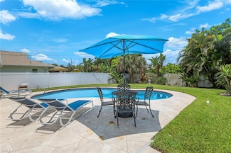 636 98th Ave N, Naples, FL 34108