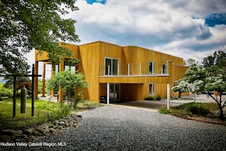 33 Ford Rd, Old Chatham, NY 12136