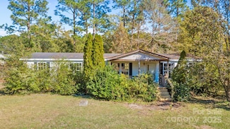 835 Chair Rd, New Bern, NC 28560