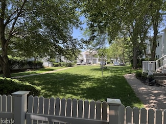 13 Larkspur Ct, Bedminster, NJ 07921