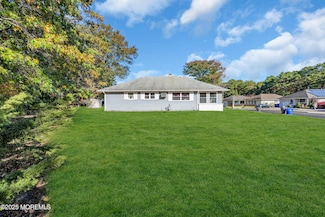 2184 Mount Hope Ln, Toms River, NJ 08753