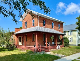 33 N Perry St, New Riegel, OH 44853