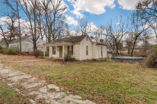 527 E South St, Mount Vernon, MO 65712