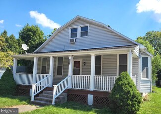 125 S Main St, Mount Wolf, PA 17347