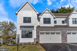 6 Sawmill Ct, West Chester, PA 19382