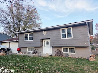 219 N East St, Osceola, IA 50213