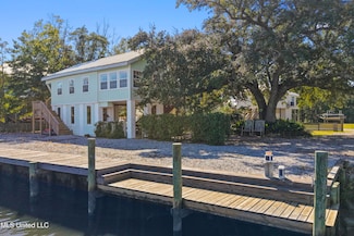 11046 New York St, Bay Saint Louis, MS 39520