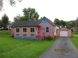 35 Bolton Ave, Alexandria Bay, NY 13607