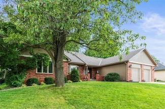 2536 NW Bent Tree Cir, Lees Summit, MO 64081