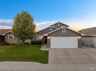 200 N Sunbird Ave, Kuna, ID 83634