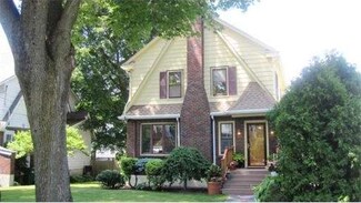 10 Dutton Cir, Medford, MA 02155
