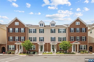 82 Landmark Ln Unit 1113, Fair Lawn, NJ 07410