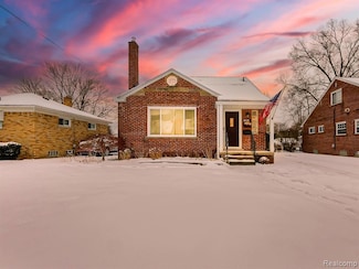 203 Pare St, Clawson, MI 48017