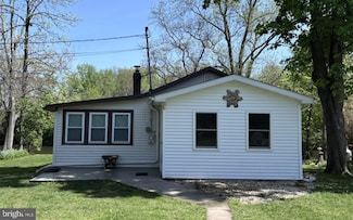 1050 N Browns Dam Dr, New Oxford, PA 17350