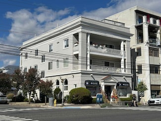 25 S Surrey Ave, Ventnor City, NJ 08406