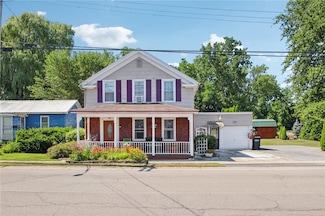98 Columbia St, Clyde, NY 14433