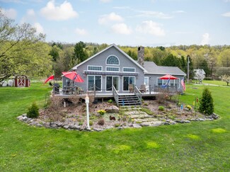 61 Sweeney Farm Rd N, Georgia, VT 05478