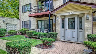 5159 N East River Rd Unit 101, Chicago, IL 60656