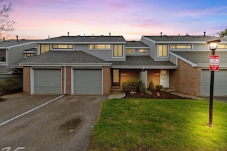 25 Orangewood Dr, Stoughton, MA 02072