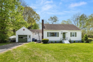 7 Lamson Ln, Hampton, NH 03842