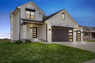 3497 Hemingway St, Marion, IA 52302