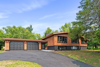 2627 E 4th St, Duluth, MN 55812