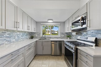 1828 E 19th St Unit 4, Santa Ana, CA 92705