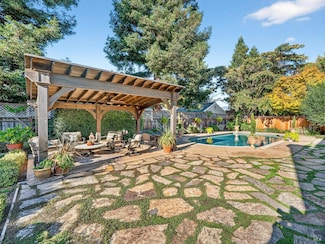 1270 Sweetbriar Dr, Napa, CA 94558