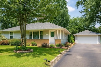 211 92nd Ave NE, Minneapolis, MN 55434