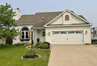10170 S Hampton Dr, Oak Creek, WI 53154
