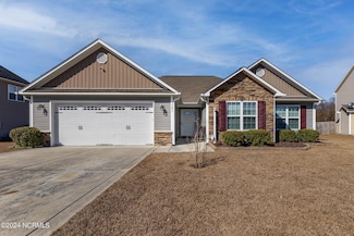 121 Prelude Dr, Richlands, NC 28574