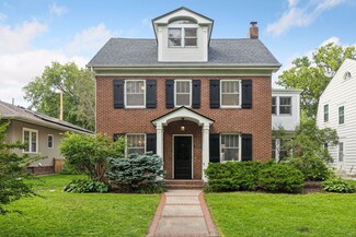 2203 Sargent Ave, Saint Paul, MN 55105