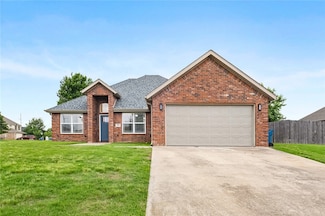 704 SW Granite St, Bentonville, AR 72712