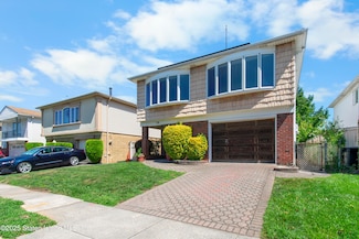 75 Muller Ave, Staten Island, NY 10314
